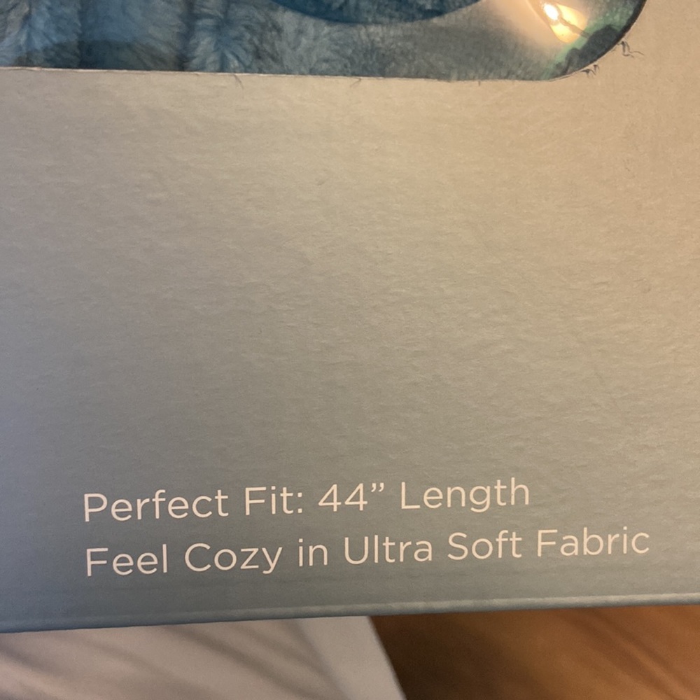 New Robe-Never Used - Picture 2 of 3